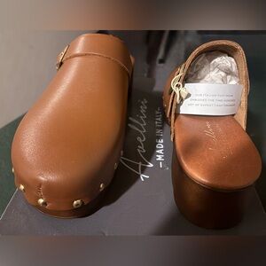 Women's Tan Leather Mules